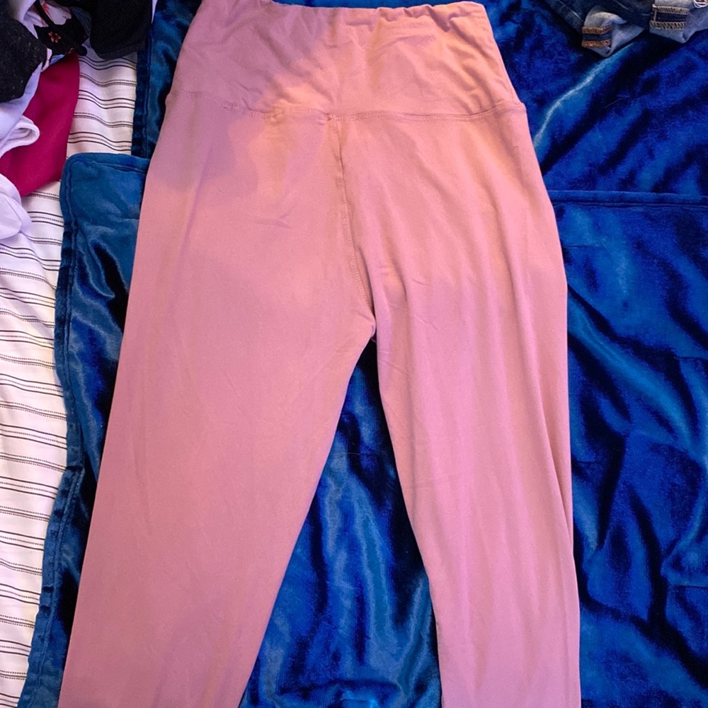 - soft leggings